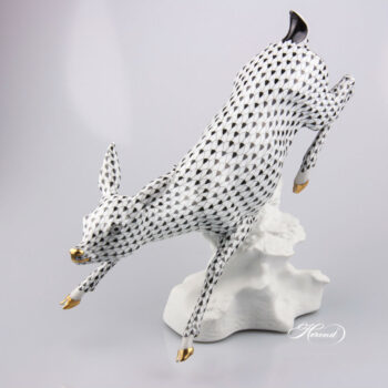 Deer-Jumping-15261-0-00-VHNM-and-B-Herend-Animal-Figurine-1