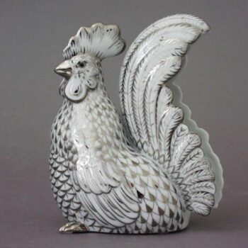Stylized rooster, sitting - Fishnet Platinum