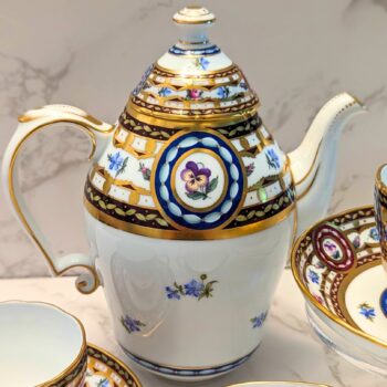 Herend-Porcelain-Eglantine-EGA-Coffeepot-button-knob