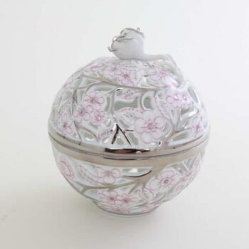 06214-0-09 CPTP Bonbon, open-work, rose knob - Platinum Pink Hand painted open work bonbon decorated with pink and platinum decoration. Perfect gift for any occasion. All Herend home decor pieces come with gift packaging and Certificate of Origin.
